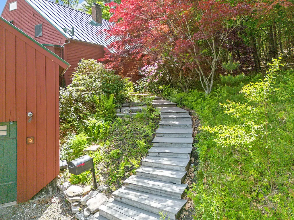 12 Perkins Lane Hallowell ME 04347