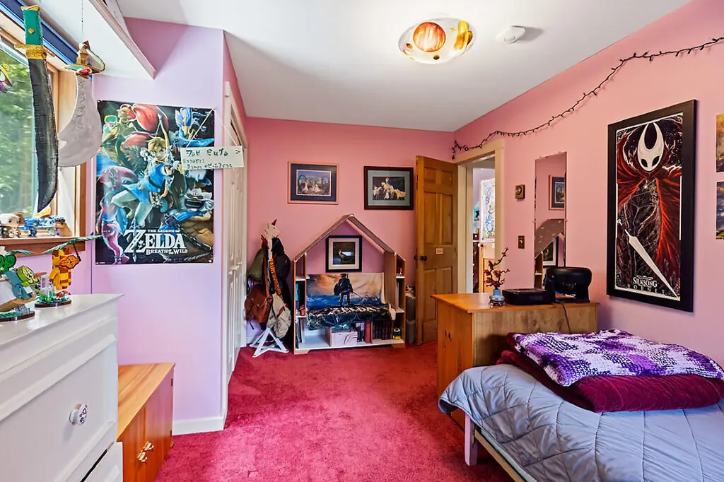 12 Perkins Lane Hallowell ME 04347