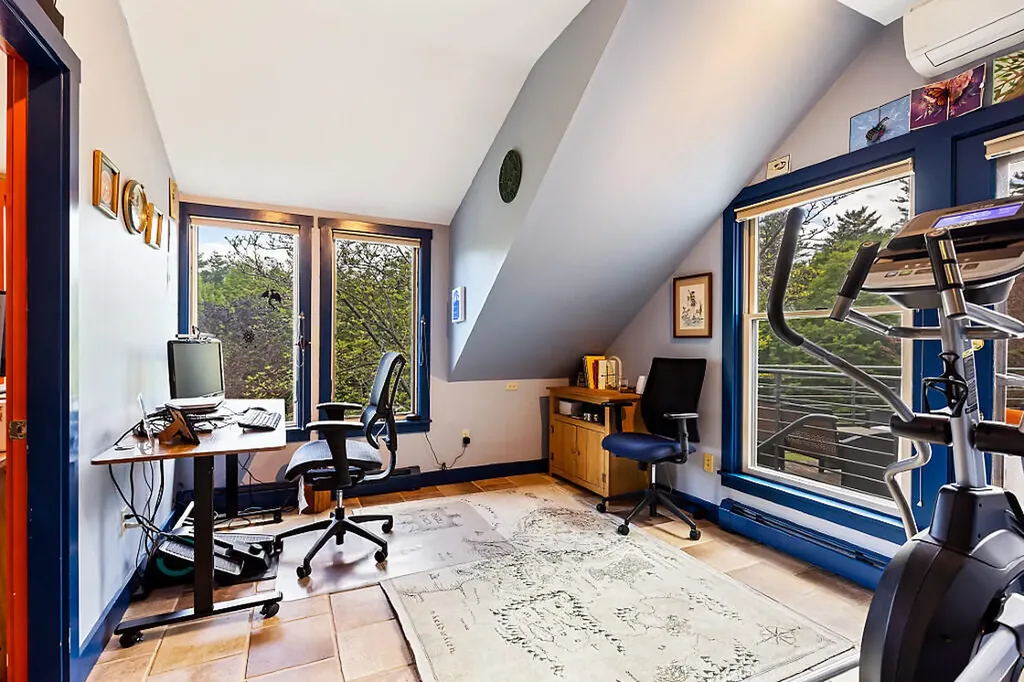 12 Perkins Lane Hallowell ME 04347