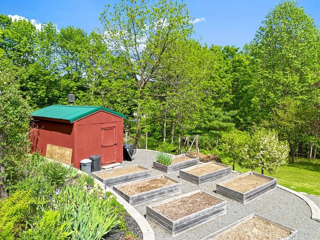 12 Perkins Lane Hallowell ME 04347
