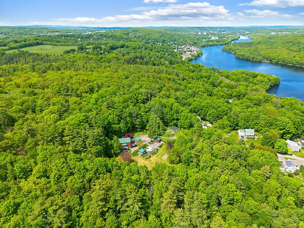 12 Perkins Lane Hallowell ME 04347