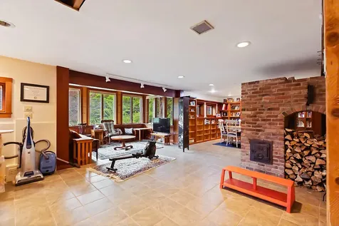 12 Perkins Lane Hallowell ME 04347