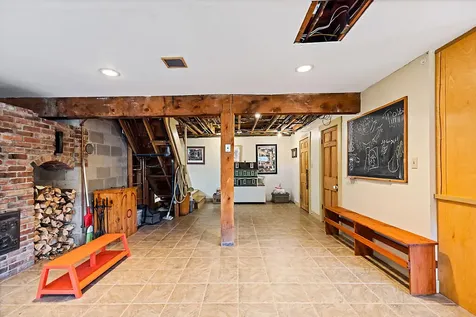 12 Perkins Lane Hallowell ME 04347