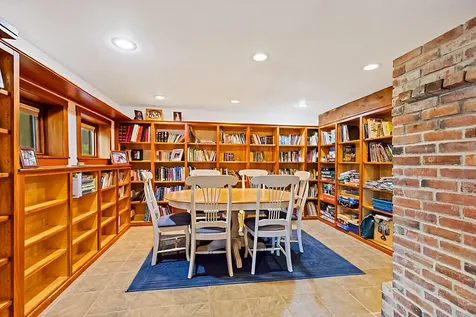12 Perkins Lane Hallowell ME 04347