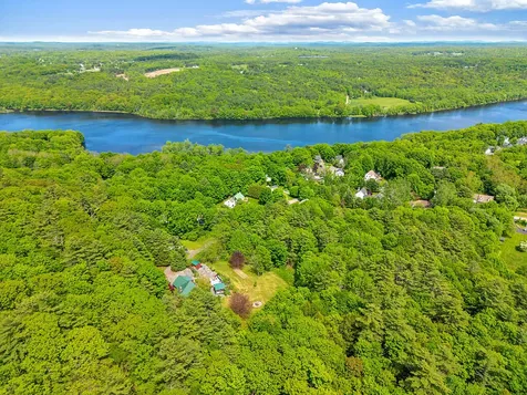 12 Perkins Lane Hallowell ME 04347
