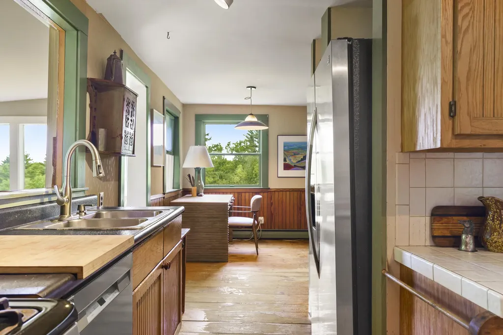 320 E Pittston Road Dresden ME 04342