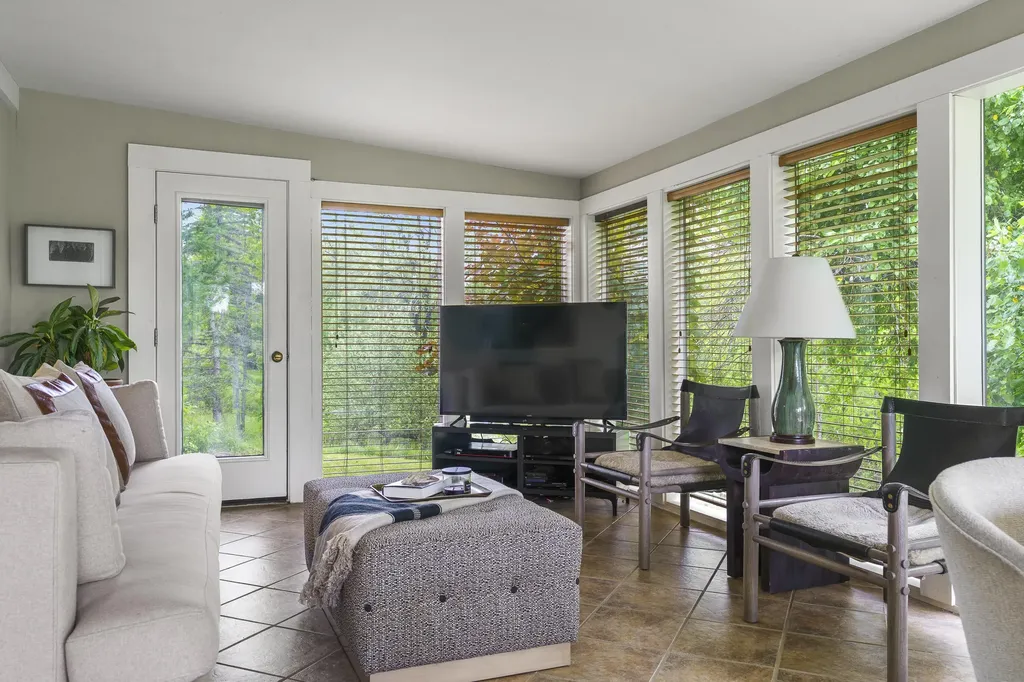 320 E Pittston Road Dresden ME 04342