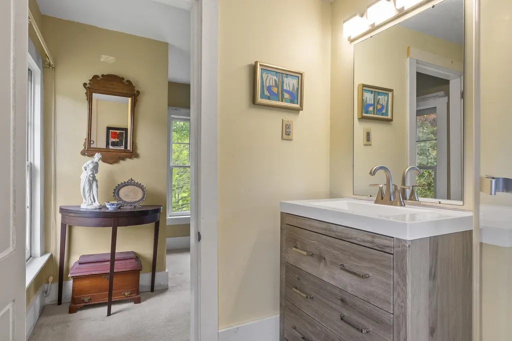 320 E Pittston Road Dresden ME 04342