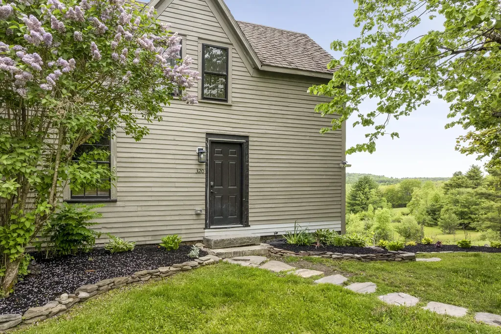 320 E Pittston Road Dresden ME 04342