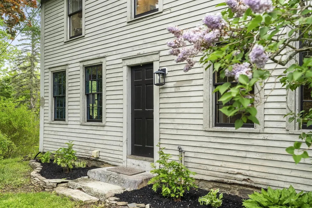 320 E Pittston Road Dresden ME 04342