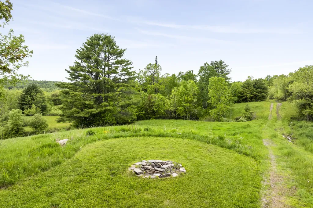 320 E Pittston Road Dresden ME 04342