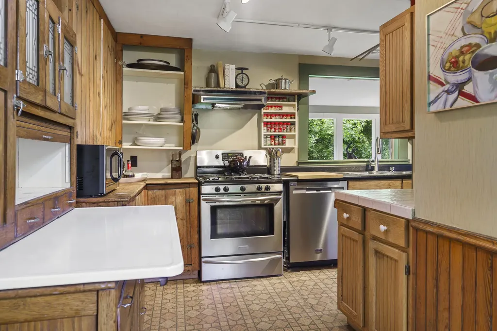 320 E Pittston Road Dresden ME 04342