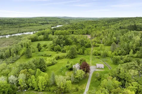 320 E Pittston Road Dresden ME 04342