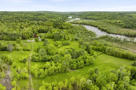 320 E Pittston Road Dresden ME 04342