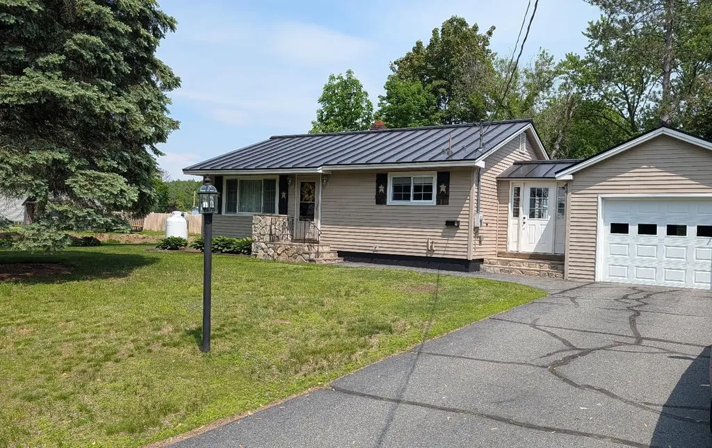 9 Spring Street Madison ME 04950
