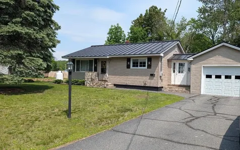 9 Spring Street Madison ME 04950
