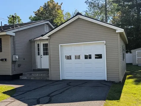9 Spring Street Madison ME 04950