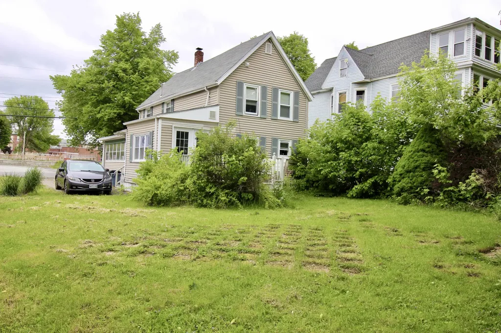 255 Sabattus Street Lewiston ME 04240