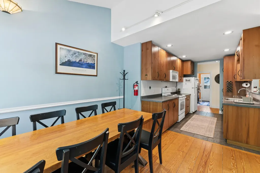 23 Peacock Lane Georgetown ME 04548