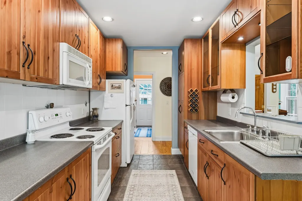23 Peacock Lane Georgetown ME 04548