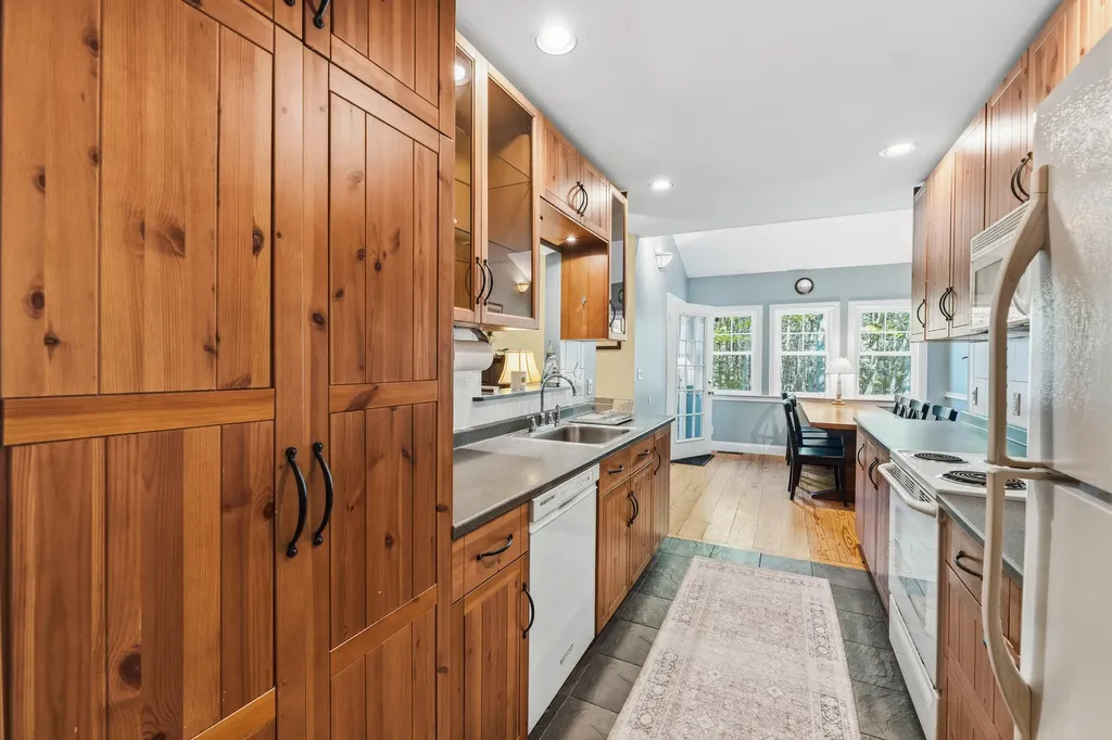 23 Peacock Lane Georgetown ME 04548