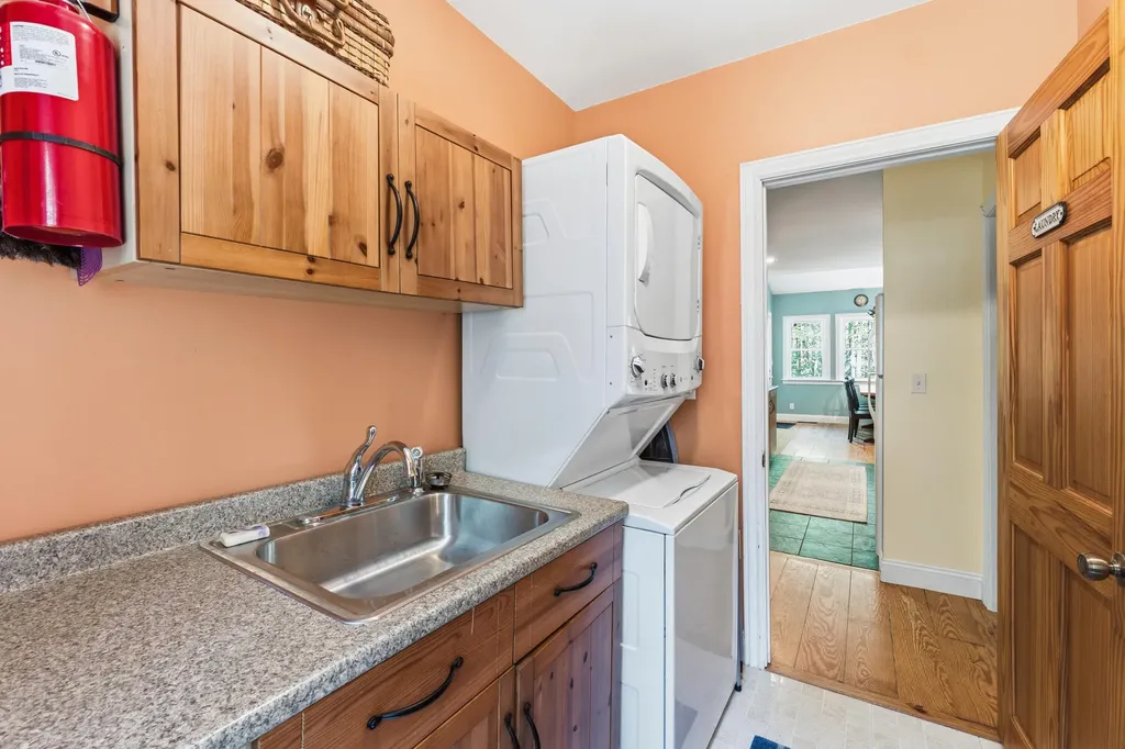 23 Peacock Lane Georgetown ME 04548