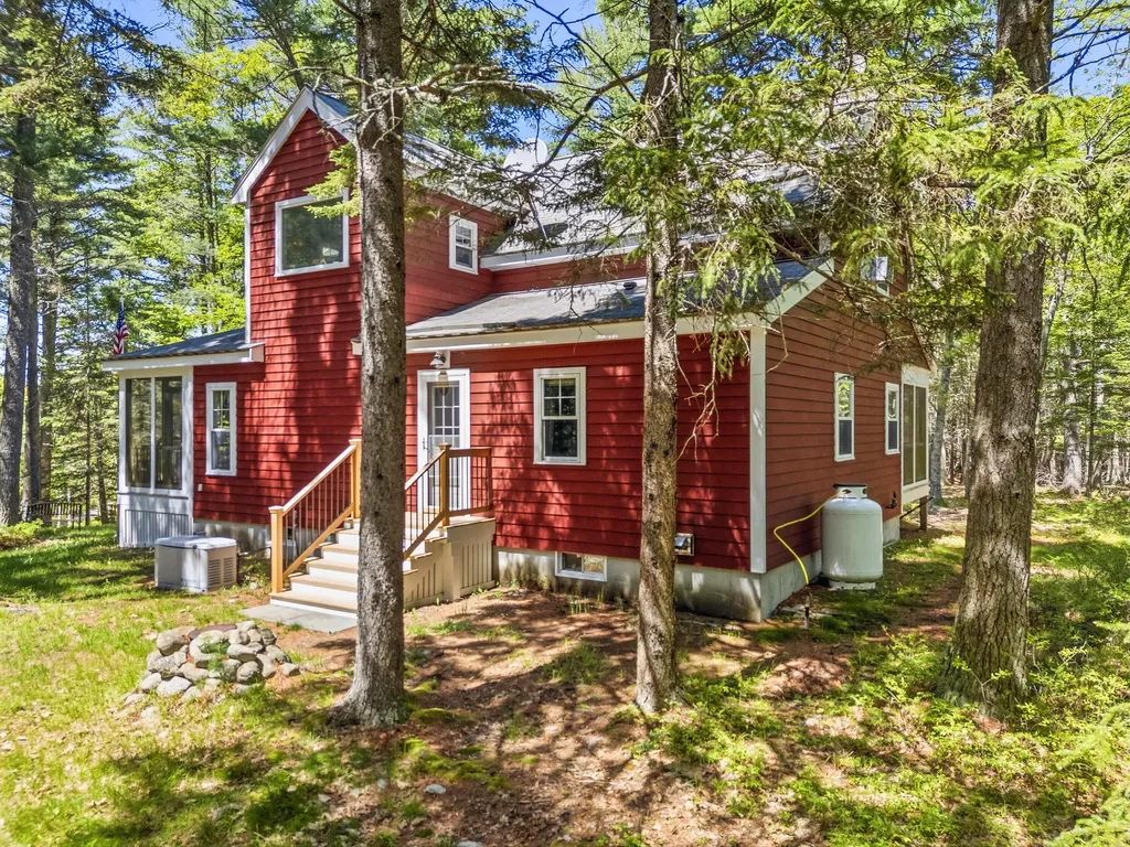 23 Peacock Lane Georgetown ME 04548