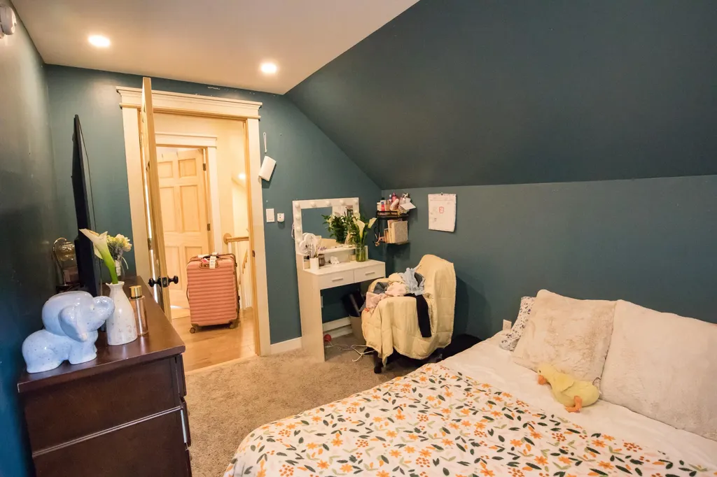 123 Lewiston Road Gray ME 04039