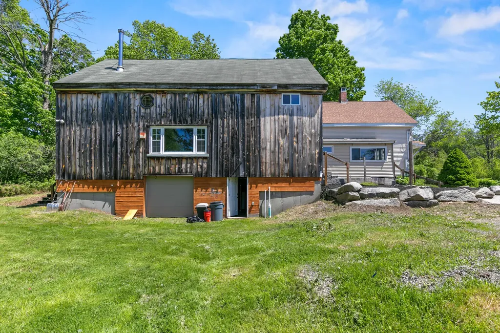 123 Lewiston Road Gray ME 04039
