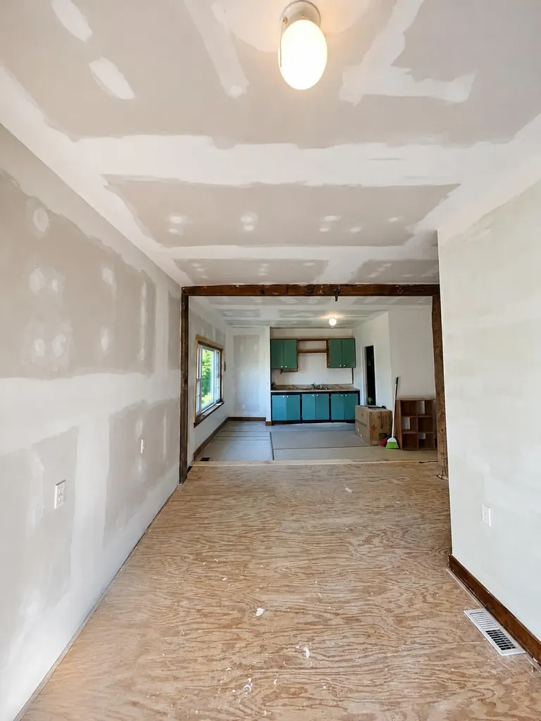 123 Lewiston Road Gray ME 04039