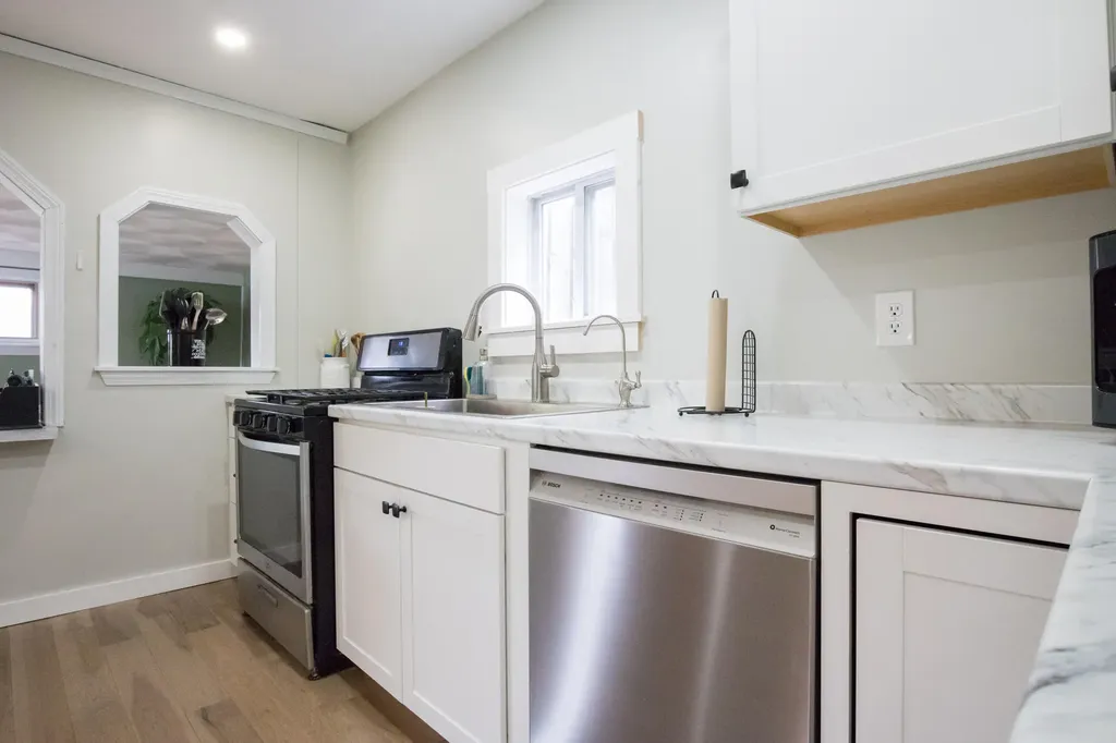 123 Lewiston Road Gray ME 04039