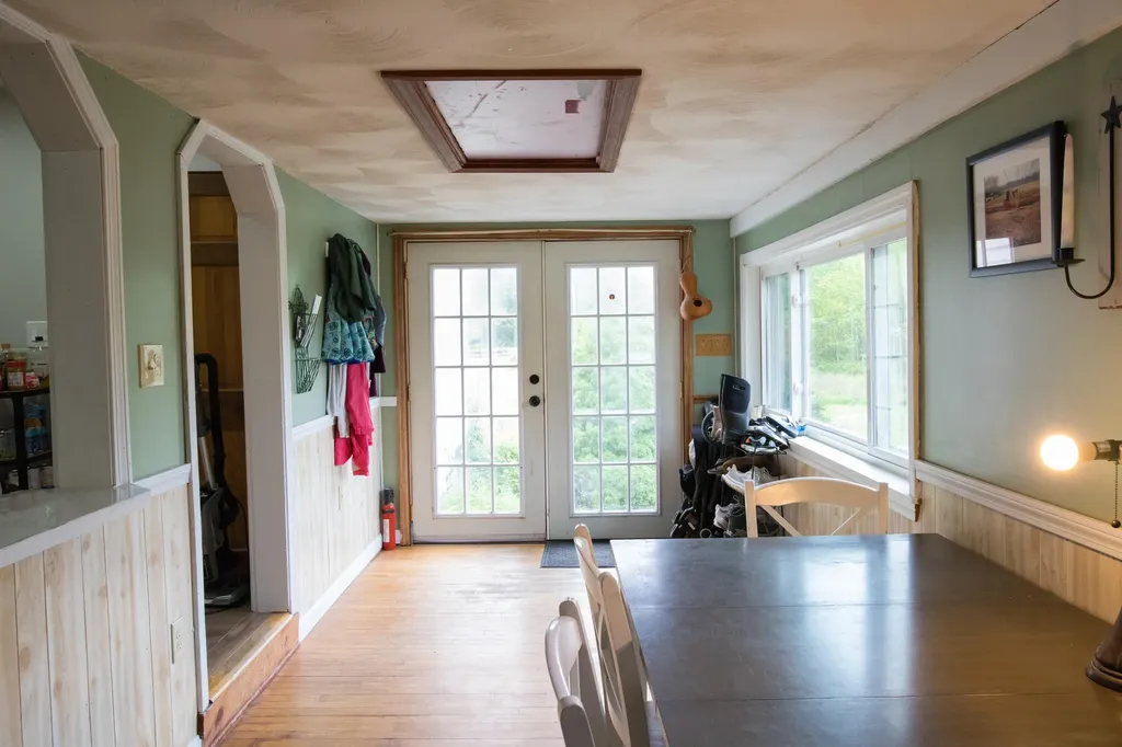 123 Lewiston Road Gray ME 04039