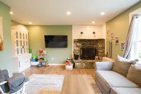 123 Lewiston Road Gray ME 04039