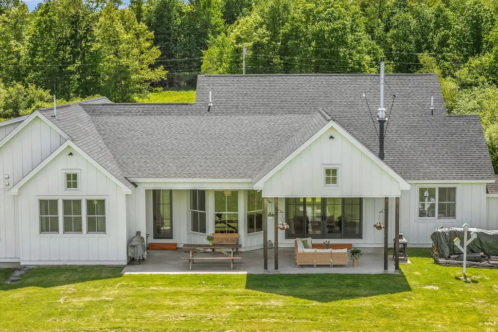 144 Hurricane Road Gorham ME 04038