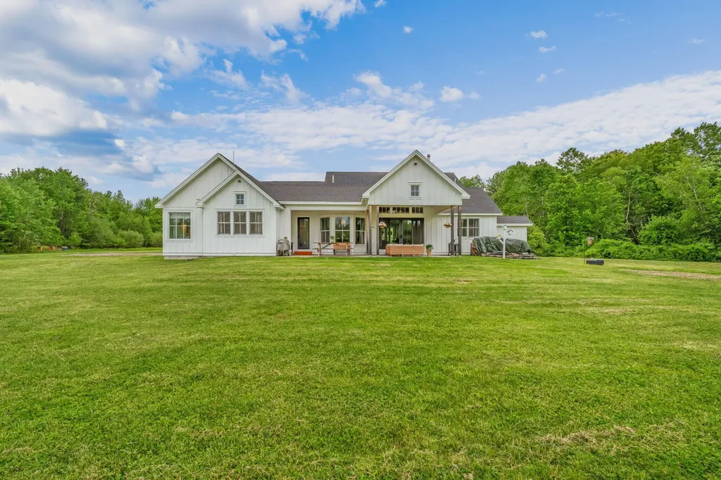 144 Hurricane Road Gorham ME 04038