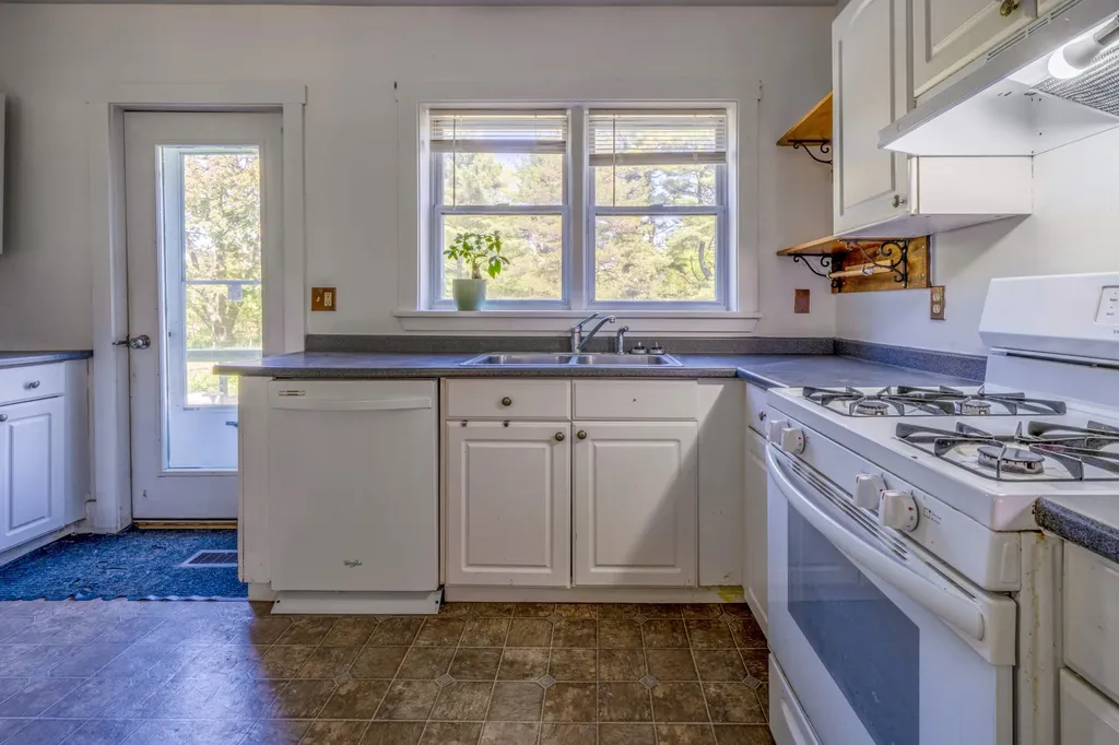 177 Lebanon Road Winterport ME 04496