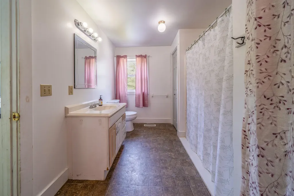 177 Lebanon Road Winterport ME 04496