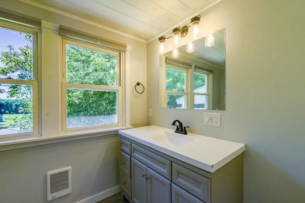 144 Highland Avenue Winthrop ME 04364