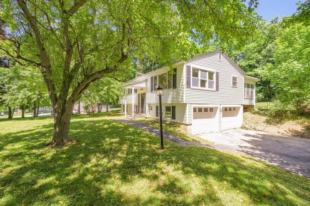 144 Highland Avenue Winthrop ME 04364