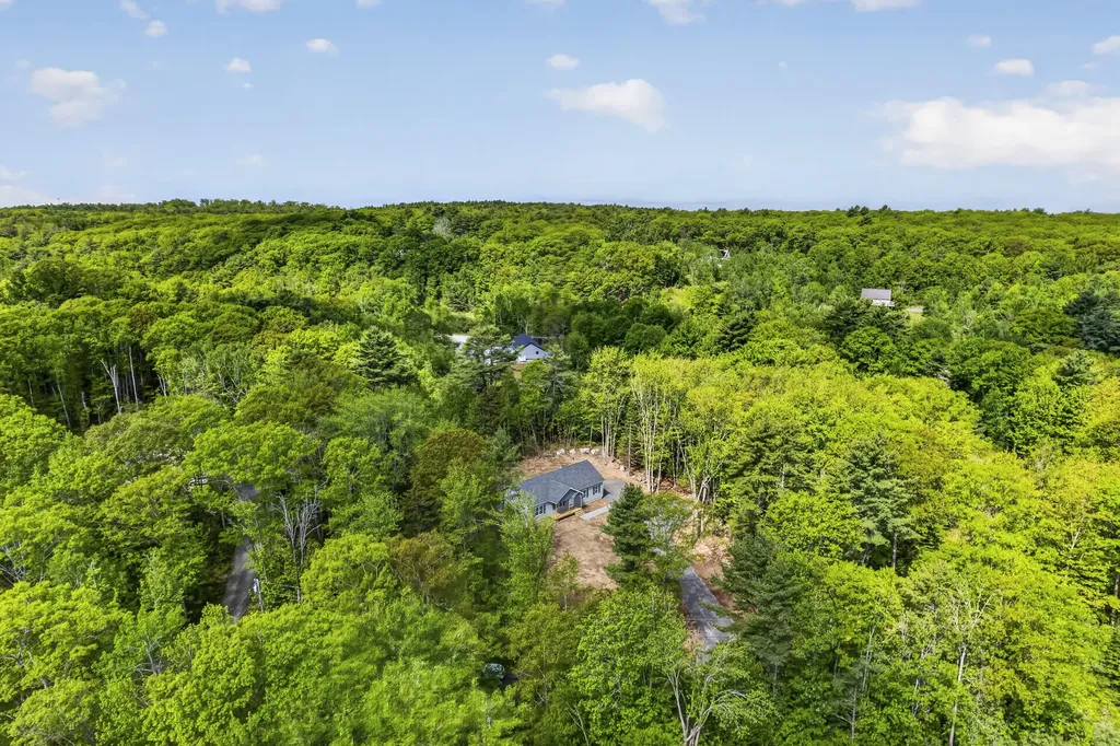 47 Evergreen Drive Boothbay ME 04537