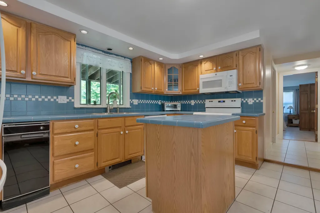 362 Gray Road Falmouth ME 04105