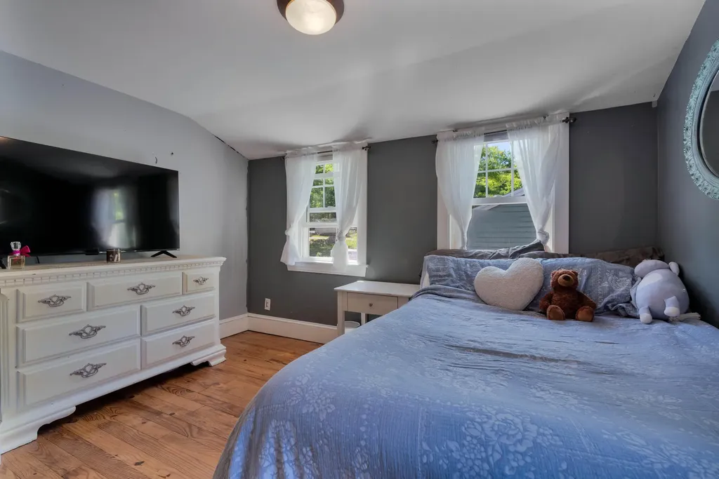362 Gray Road Falmouth ME 04105