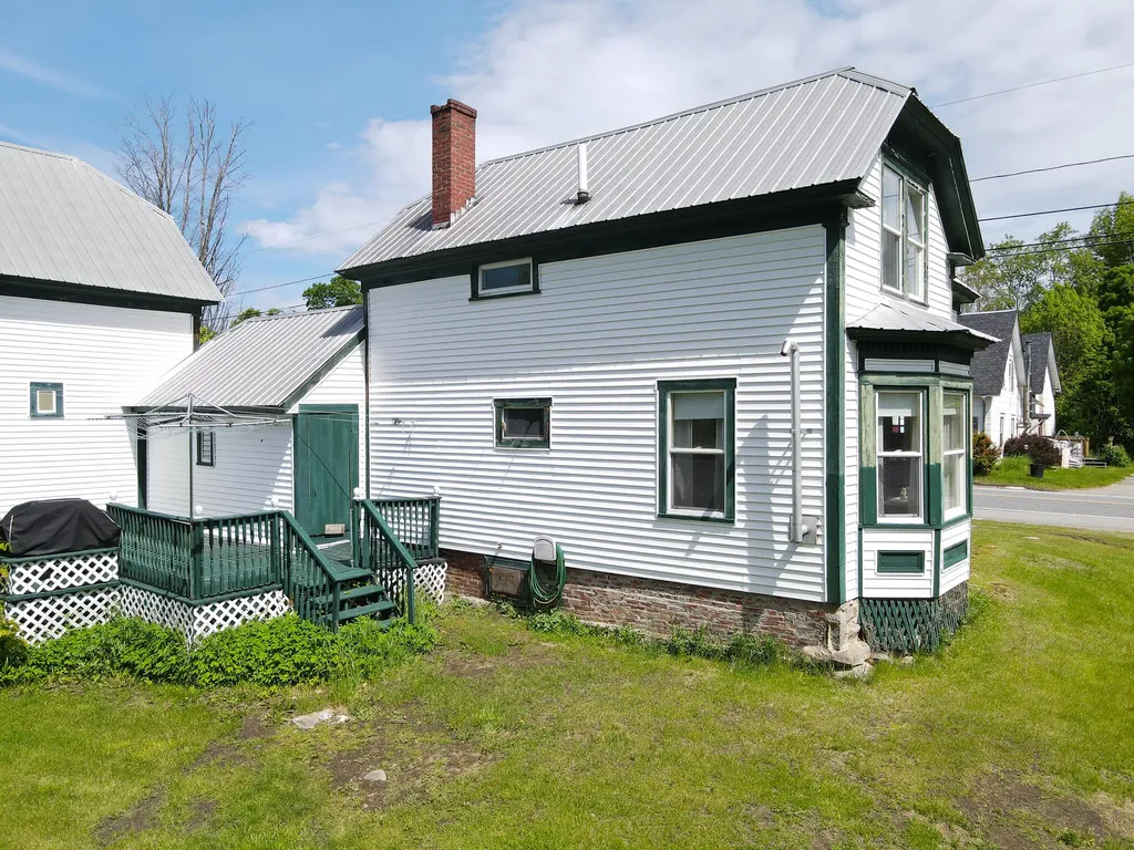 946 Us Route 2 W Dixfield ME 04224