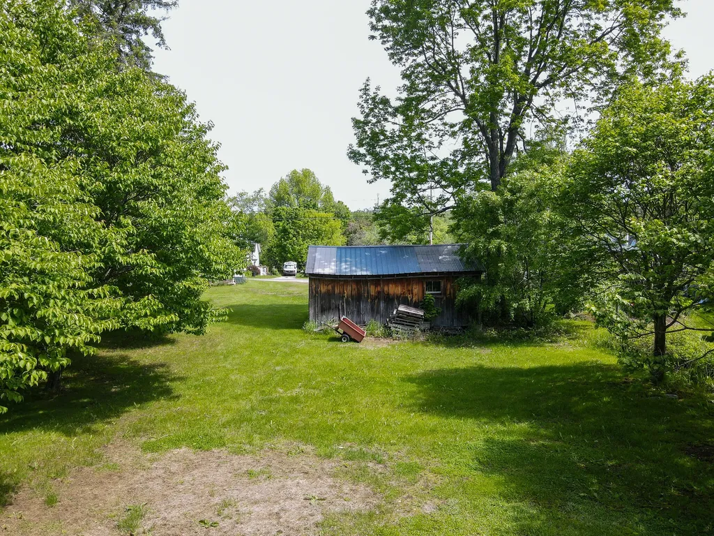 946 Us Route 2 W Dixfield ME 04224