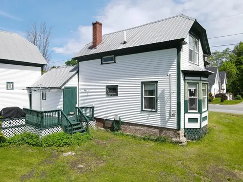 946 Us Route 2 W Dixfield ME 04224