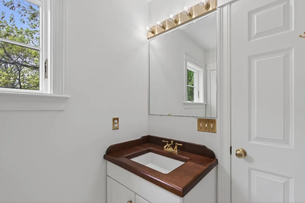 53 S Main Street Kennebunkport ME 04046