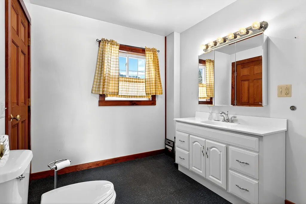 5 Lyons Lane Rangeley ME 04970