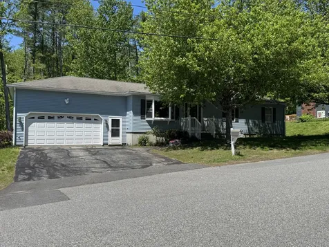 14 Kensington Terrace Lewiston ME 04240