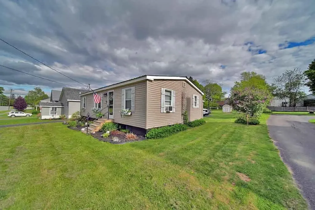 32 Green Street Houlton ME 04730