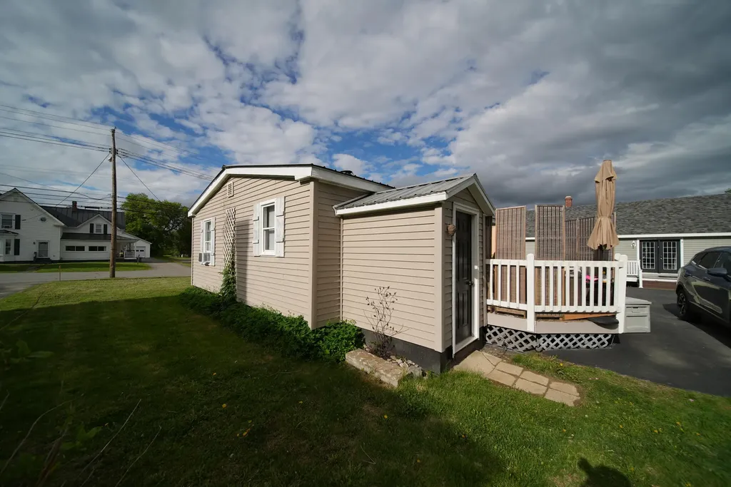 32 Green Street Houlton ME 04730